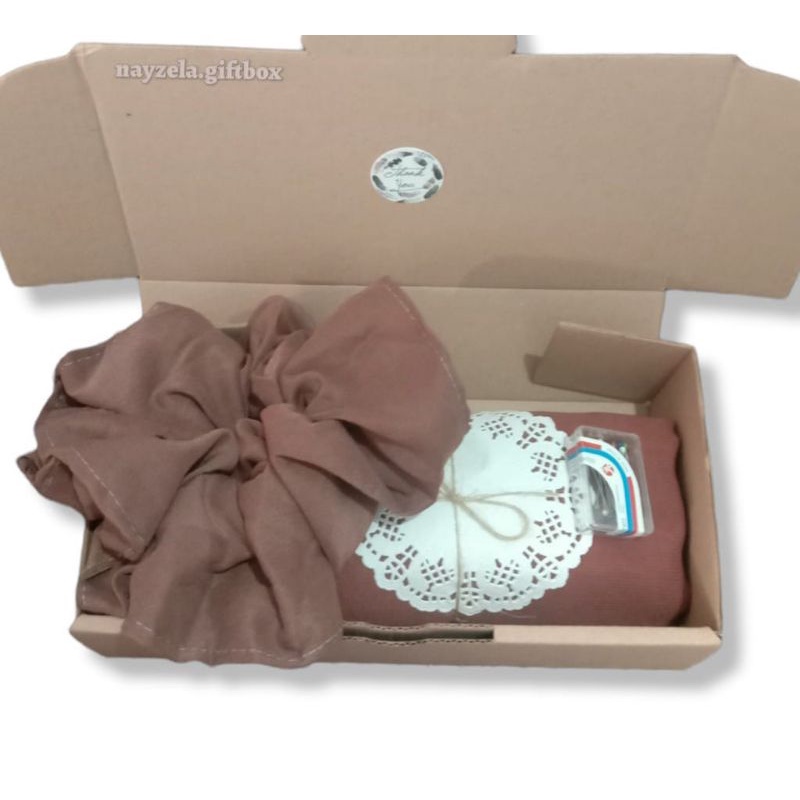 

hampers kado hadiah ulang tahun paket simpel murah