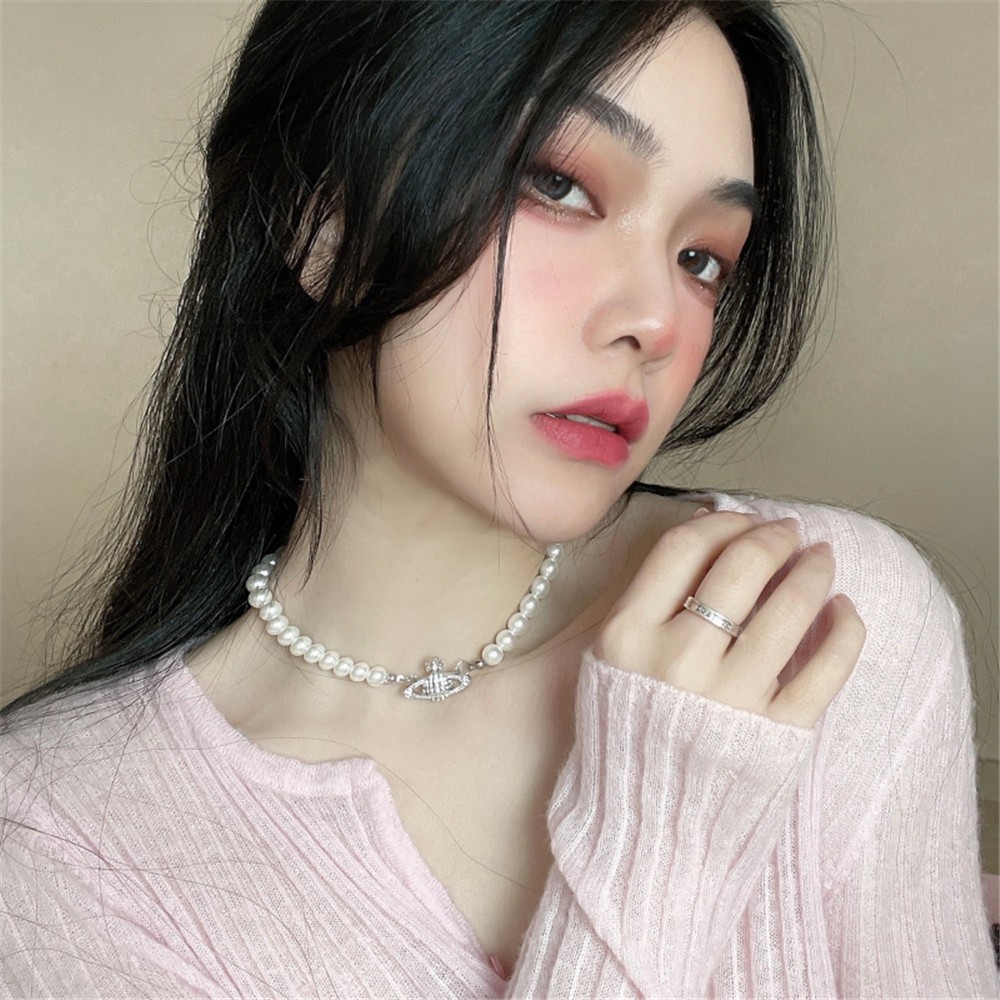 Kalung Choker Rantai Pendek Hias Mutiara Planet Gaya Retro Untuk Wanita