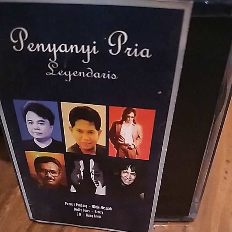 kaset penyanyi pria legendaris