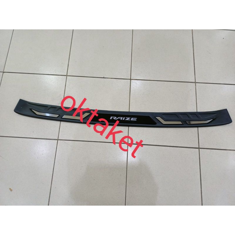 sillplate belakang Toyota Raize 2021 hitam list Chrome