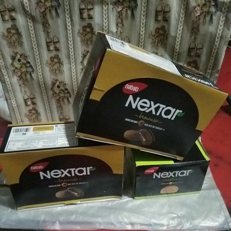

nextar harga 1 box isi 10 pics@34gr