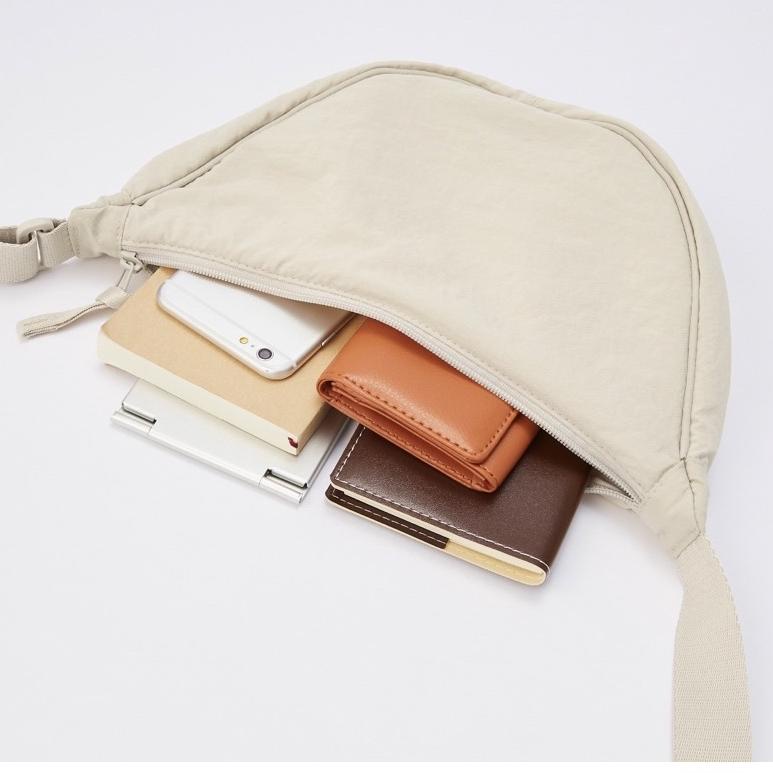 "GHC.25Au22ᴿ" Tas bahu mini round uniqlo new arrival