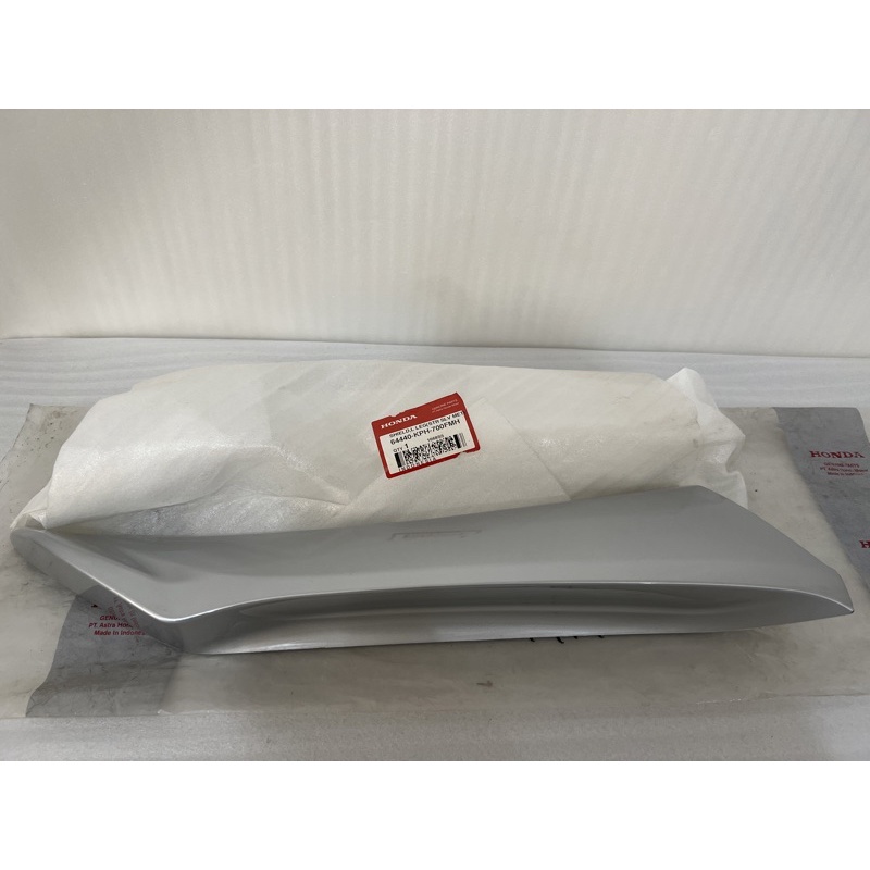 Cover Tebeng Sayap Luar Legshield Kiri HONDA Supra X 125 old lama Silver 2005 - 2006 ORIGINAL
