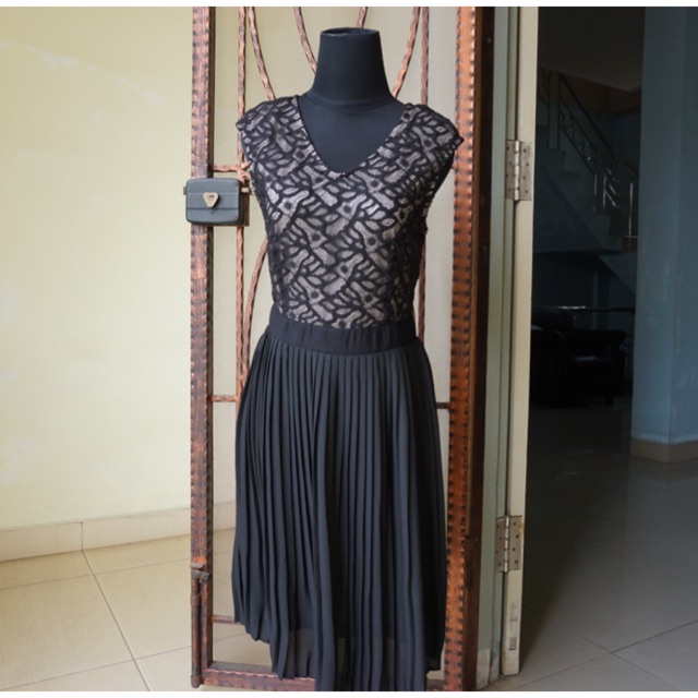 Minimal brocade dress black swuir