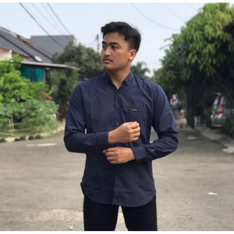 Kemeja polos pria lengan panjang warna baju basic cowok slimfit ukuran L sampai XXL