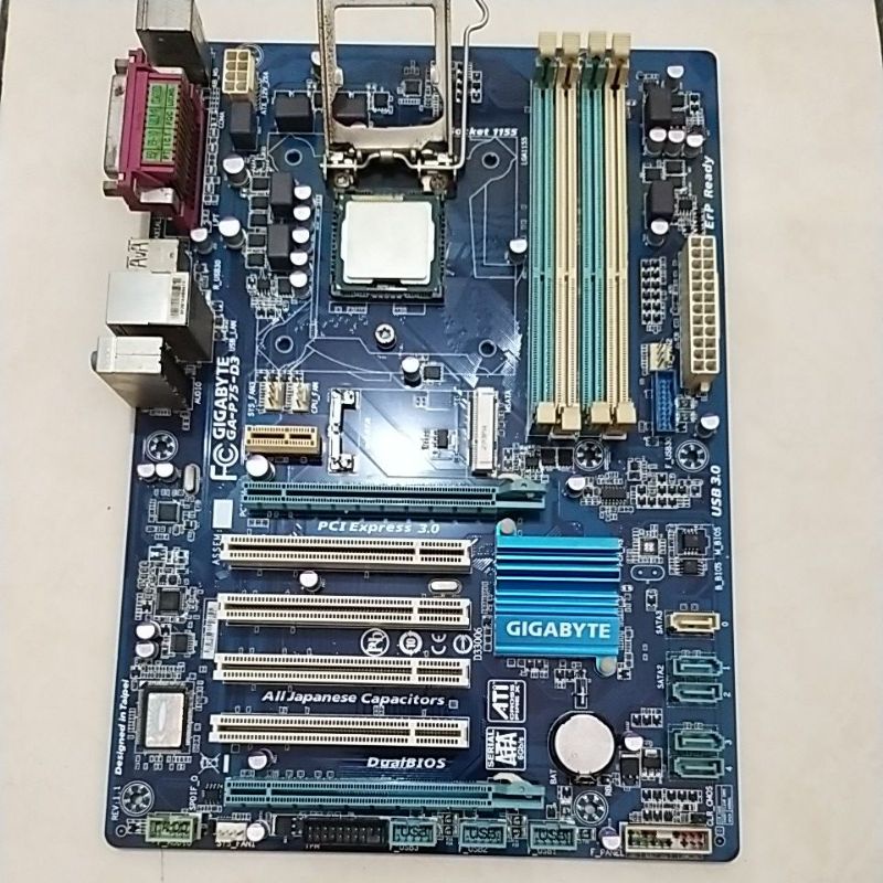 GIGABYTE MOTHERBOARD GA-P75-D3