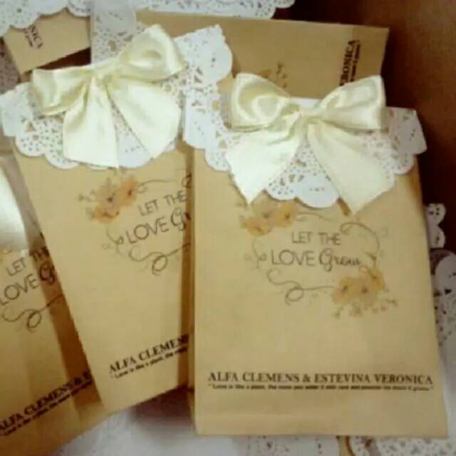 

Paper bag ukuran 20*6*21
