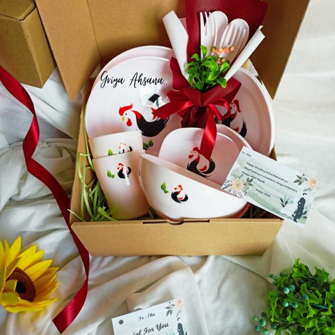 

Gift Box / Kado / Hampers Wisuda Ultah Wedding Ramadhan Lebaran