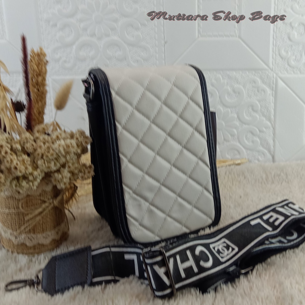 SLING BAG HP CNL BORDIR KUNCI PUTER KERAN BLACK AND WHITE.LISBAN FULL EMBOST,TOP MODEL