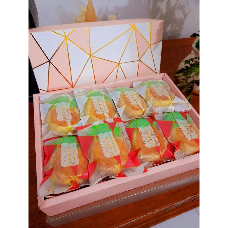 

parcel / hampers 500 gram (12 Pcs) 1000 gram (24 pcs)