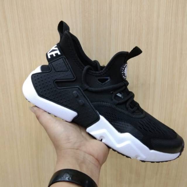 nike air huarache drift white