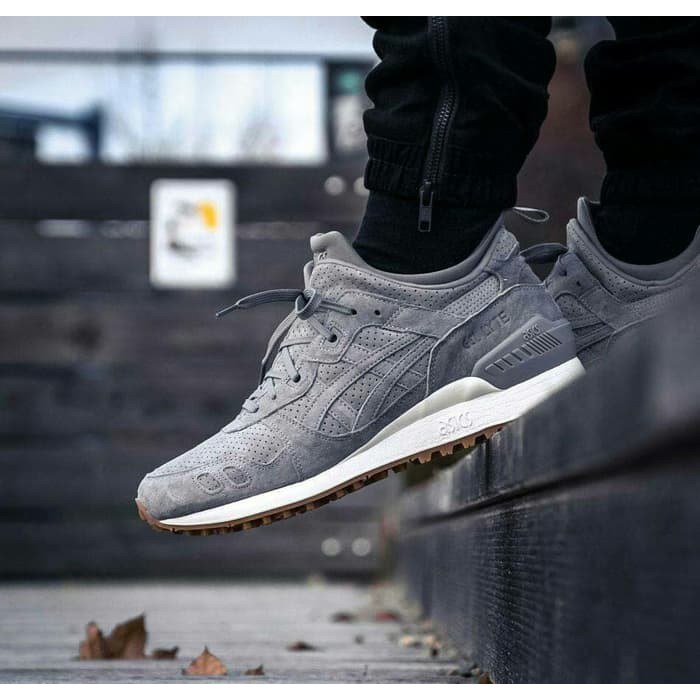 gum sole asics