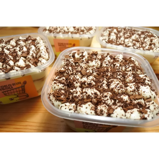 

Tiramisu Dessert Box