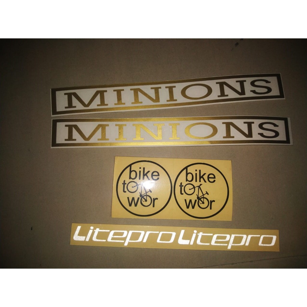 

Sticker cutting Minions warna emas elegan & istimewa