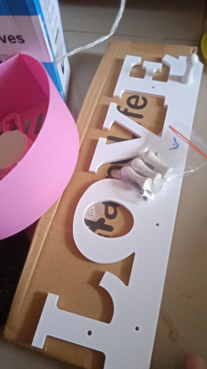 Rak Dinding Vintage Love