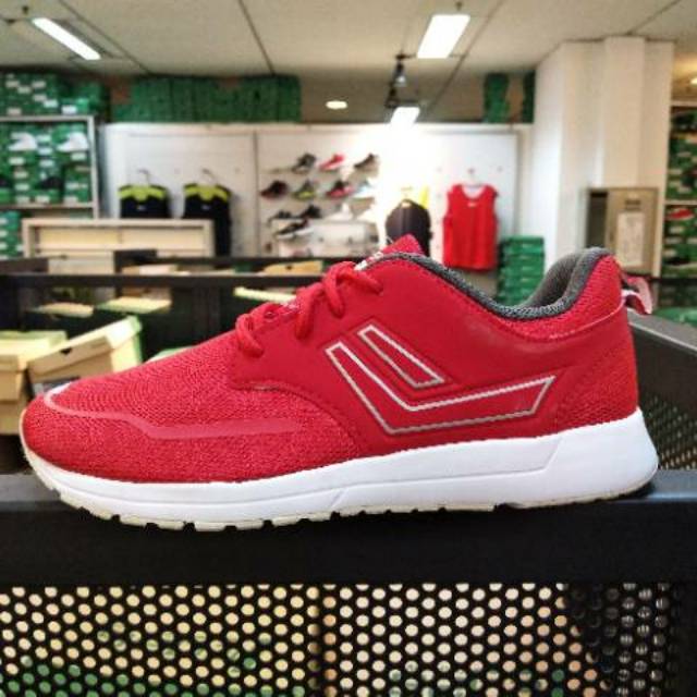 Sepatu League Merah Vault Zero M Sneakers lifestyle shoes cowo original murah