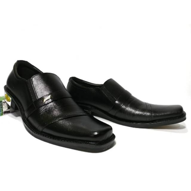 Sepatu Pantofel Pria Merek Neville Bahan Kulit Asli Pilihan