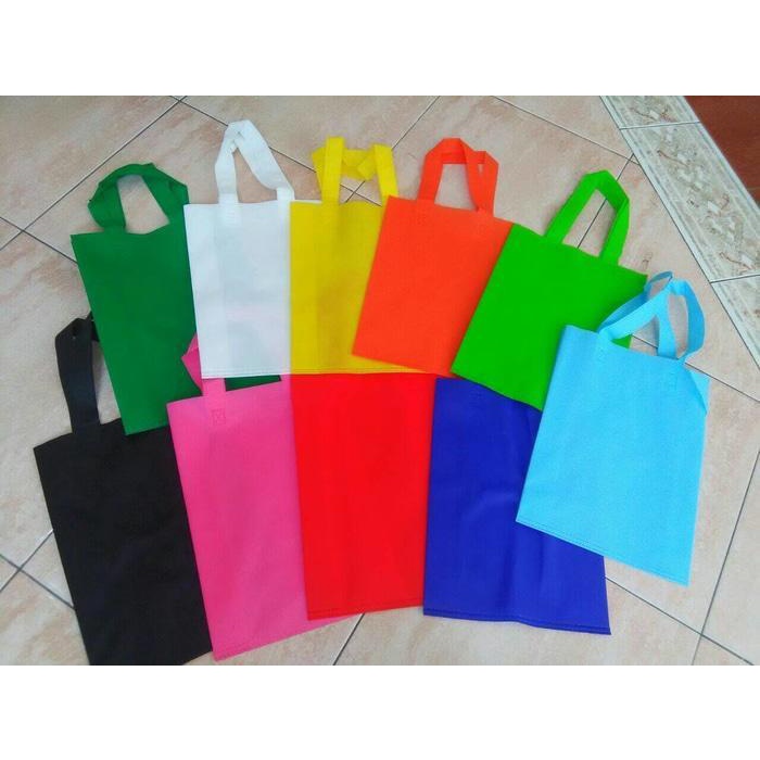 TOKO21GROSIR--TAS POLOS SPUNBOND GOODIE BAG UKURAN 25 X 35, 30X40 CM