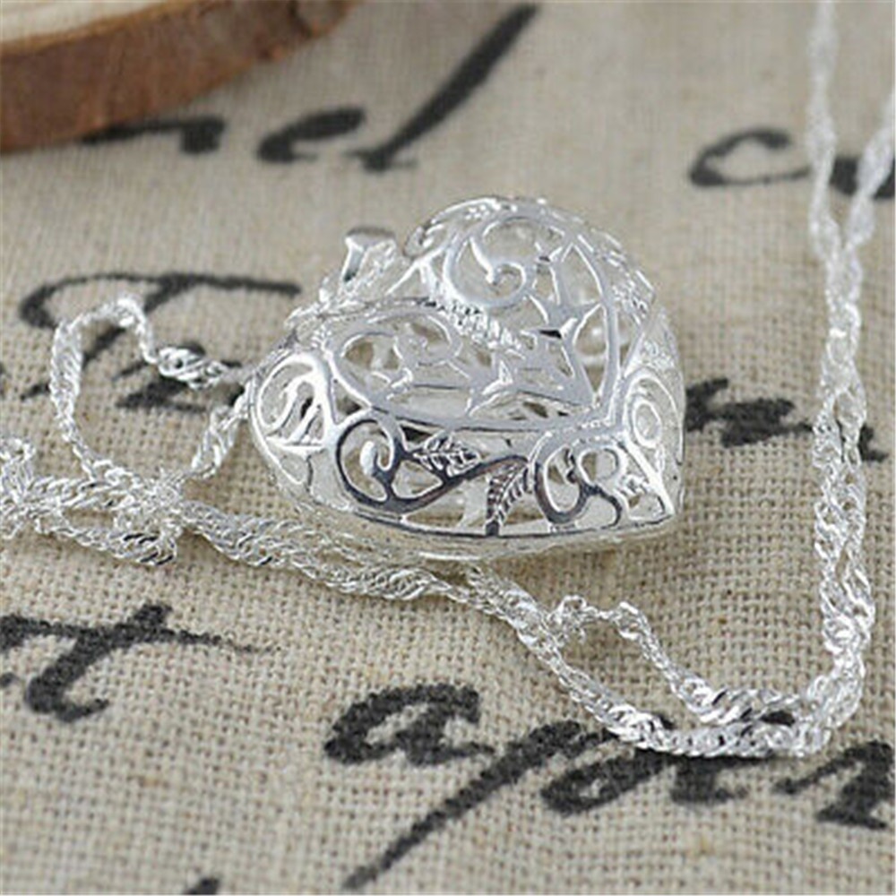 1 Pc Kalung Rantai Klavikula Hias Liontin Hati Model Rongga Gaya Retro Untuk Wanita