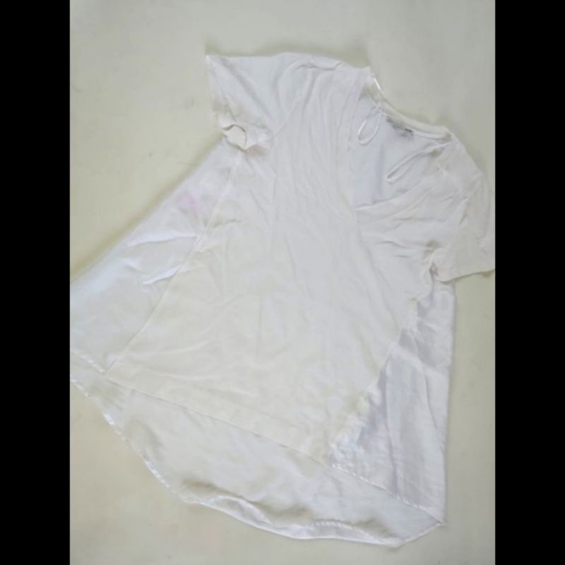 kaos wanita lengan pendek v neck merk zara original