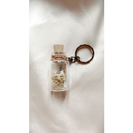 Gantungan kunci botol mini estetik bunga kering