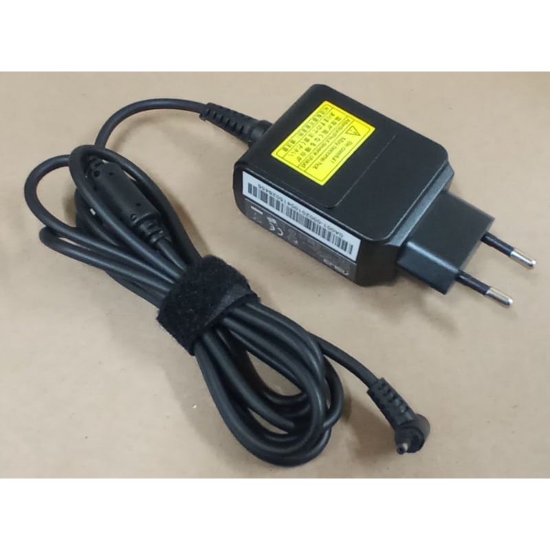 Adaptor Charger Asus19V 1.58A DC 2.5*0.7 mm for Asus Eee PC 1015 1015CX 1001 1015BX 1018 X101 1201HA 1025