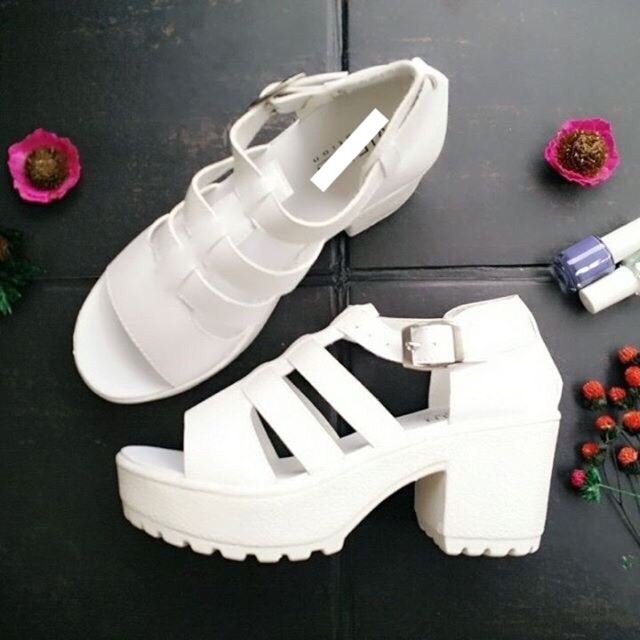 Wedges Putih Murah Spider - Wedges Hitam Lucu - Wedges Gesper Lucu Wanita - Sepatu Kerja Wanita