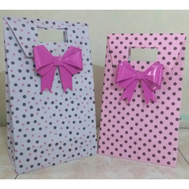 

Paper Bag dari Kertas Kado