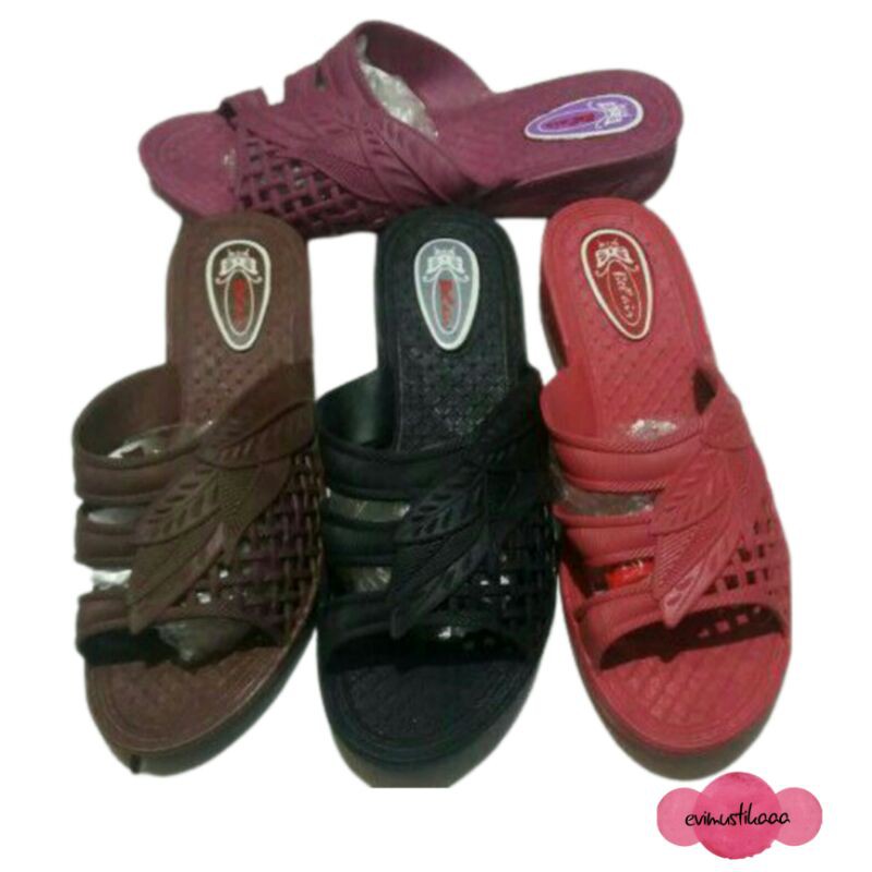 BA G038 - Sendal Kokop Karet Untuk Ibu - Ibu Untuk Sehari - Hari  Motif Lubang Size 37 - 40