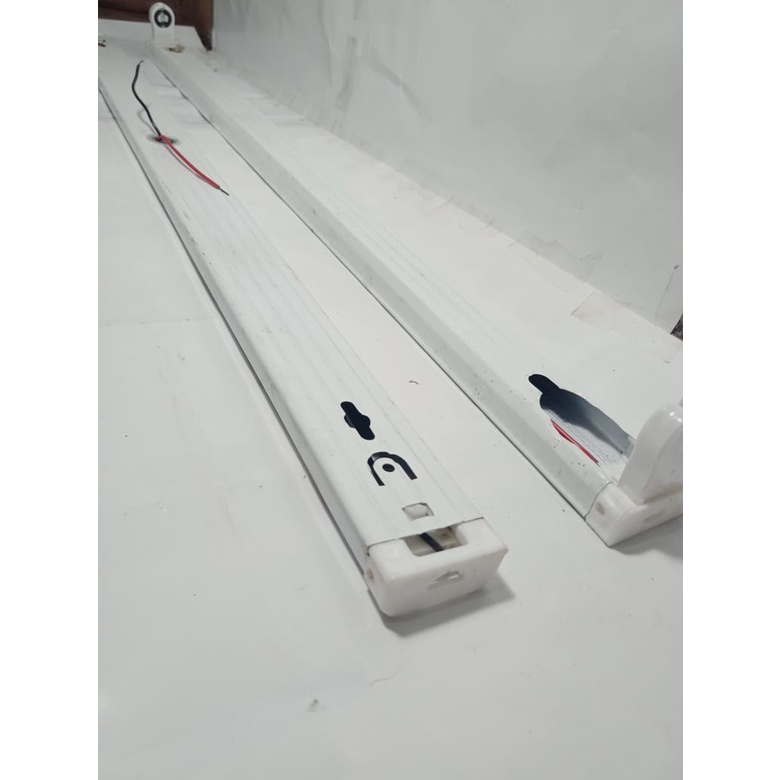 Kap Lampu TL T8 EMICO 10W