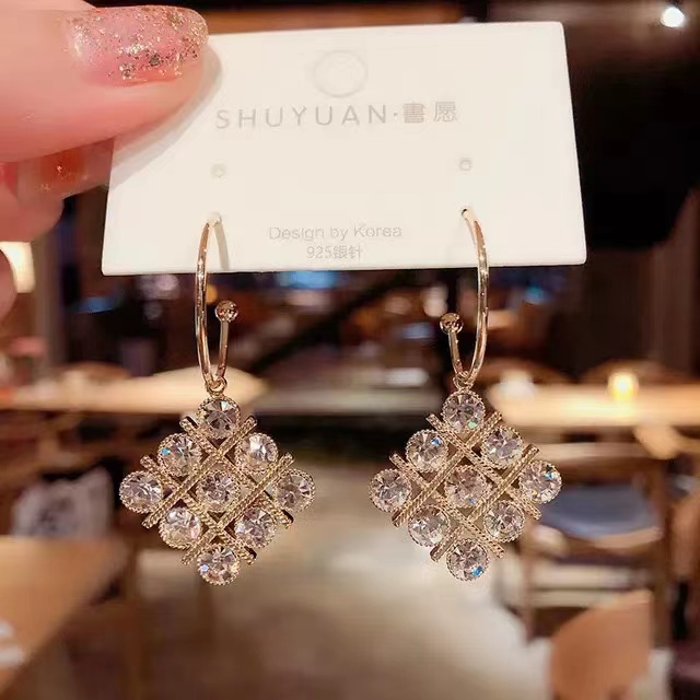 Anting Tusuk Silver Hias Berlian Imitasi Bentuk Kotak Gaya Korea