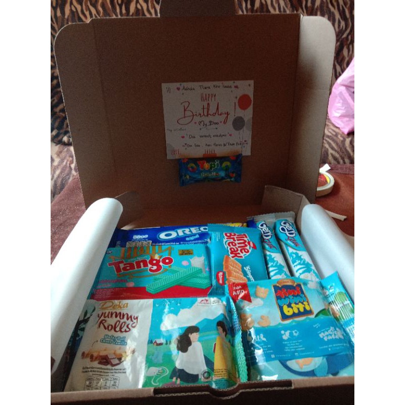 HAMPERS SNACK BOX ULANG TAHUN/ WISUDA/ UNNIVERSARRY /PAKET BIRU