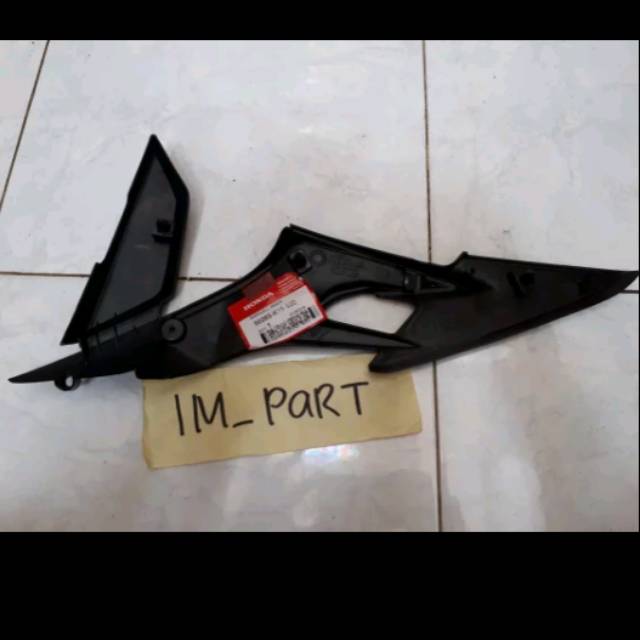 Cover tebeng kupingan tangki kiri Honda new CB 150 R LED bagian dalam