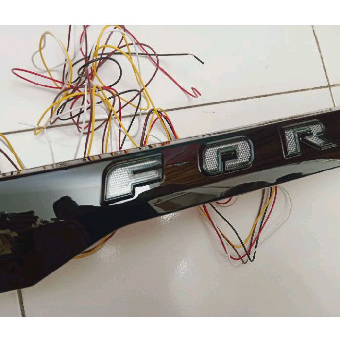 TRUNKLID FORTUNER 2012-2015 LAMPU