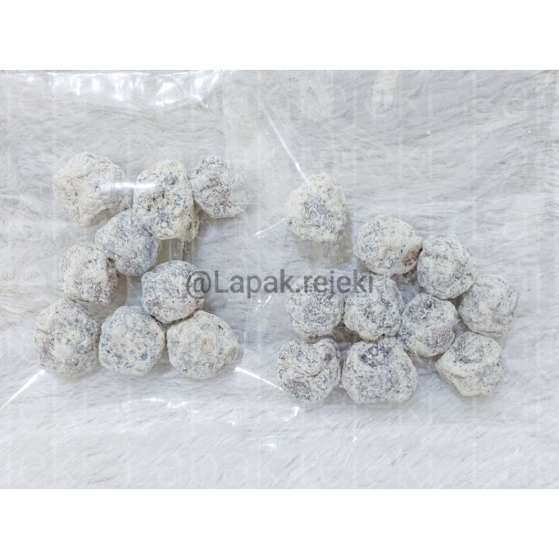 

Ada Logo Halal Manisan Buah Buahan Xue Hua Mei 雪花梅 Preserved Fruit 100Gram