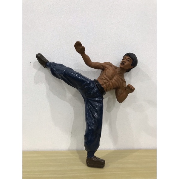 ornamen bonsai / patung bonsai bruce lee