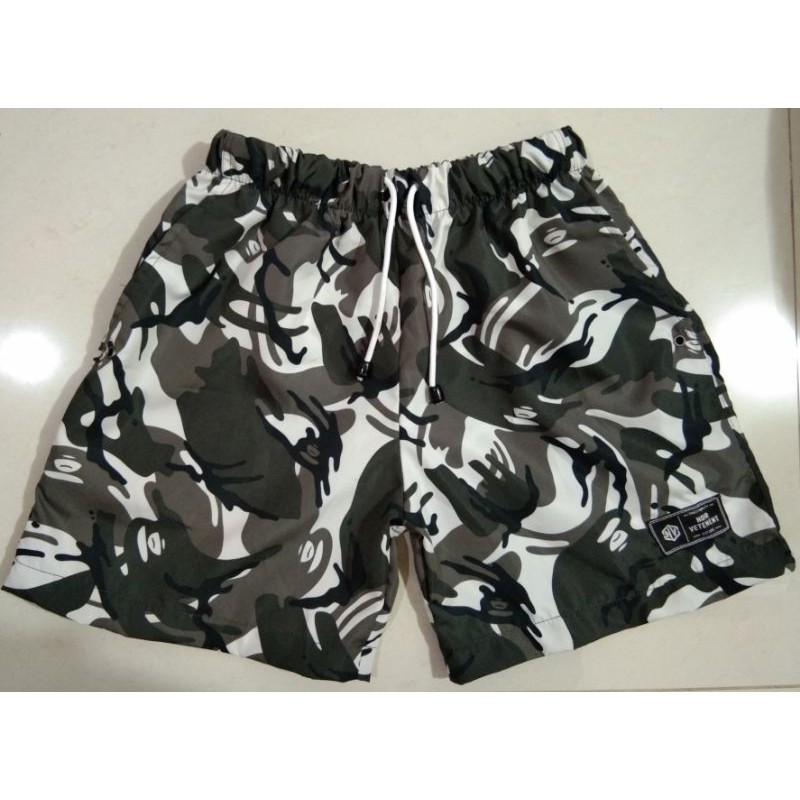 Celana pendek Original Noir Vetement// White Army