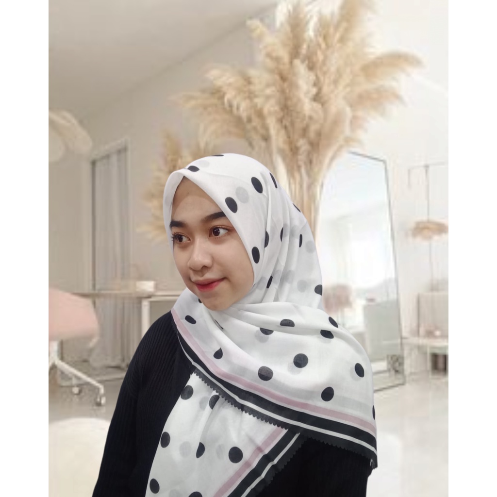 JILBAB SEGIEMPAT/VOAL/KERUDUNG SEGI EMPAT MOTIF VOAL POLKADOT