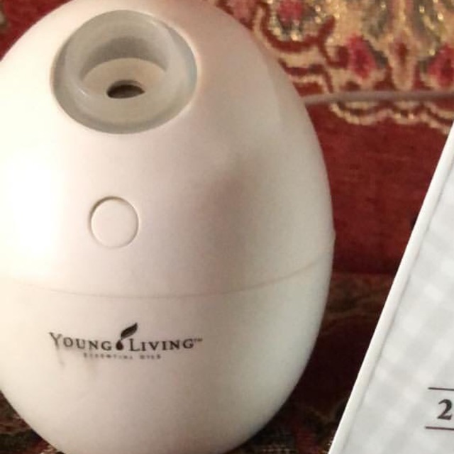 Preloved ORB diffuser young Living