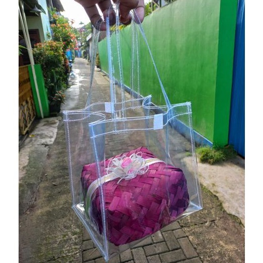 

Luncurkan Box Goodie Bag Mika Bening Transparan 20×15×20 kfc