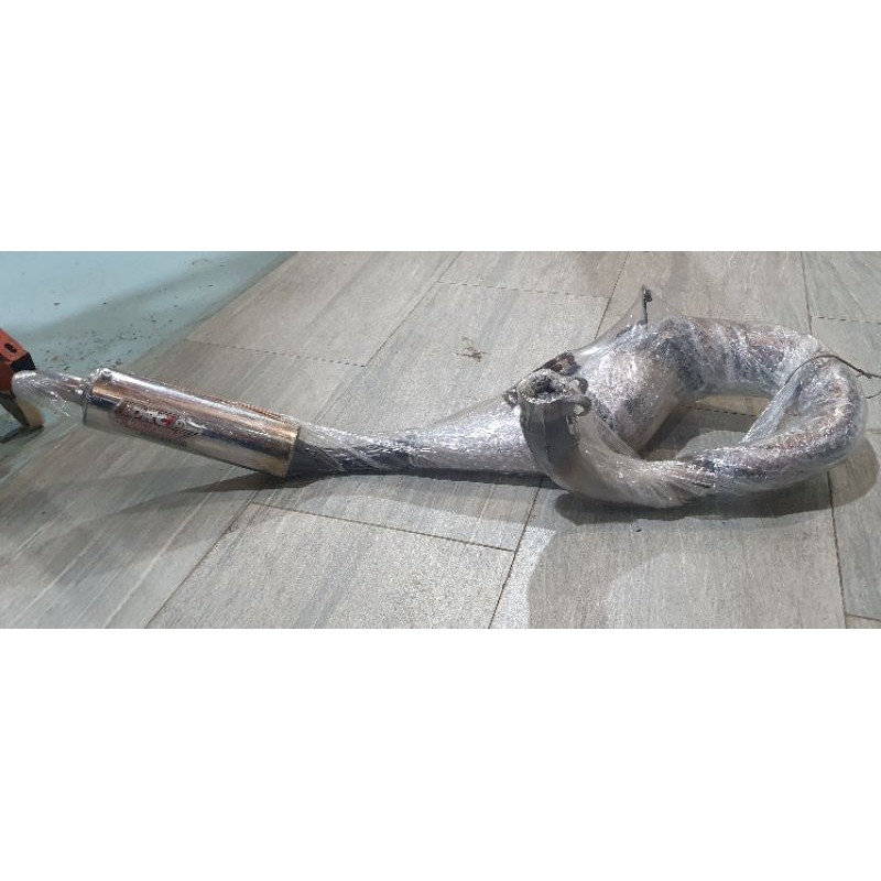 Knalpot racing vespa DRC victory kanan