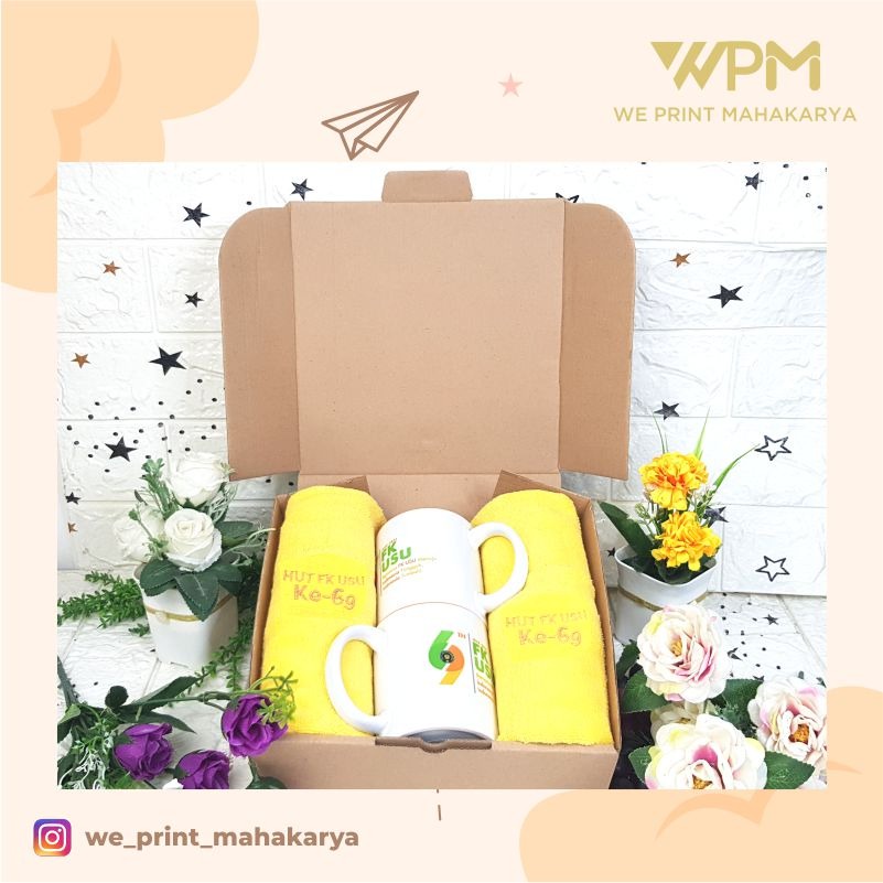 

KADO PERNIKAHAN / HADIAH WEEDING GIFT / KADO ULANGTAHUN / KADO WISUDA / GIFT HAMPERS / SOUVENIR WISUDA / KOTAK KADO
