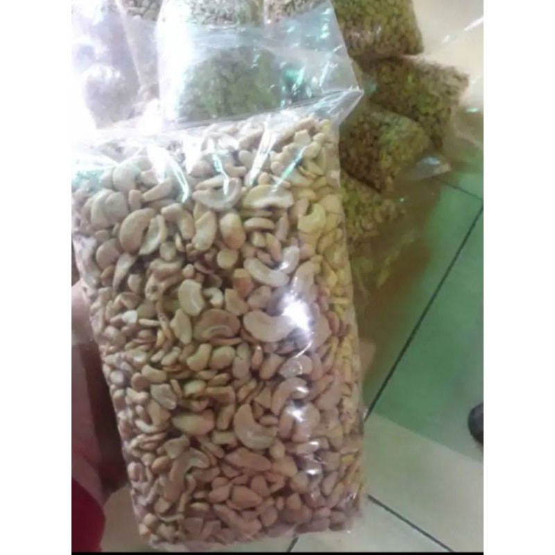

KACANG METE BELAH / PECAHAN MURAH 500 gr