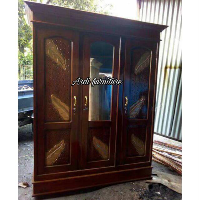 Almari 3 pintu kabinet jati ukir meubel jepara
