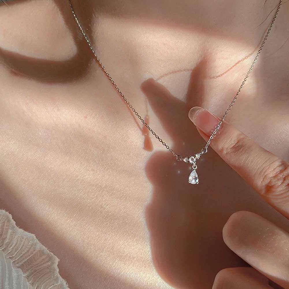 Kalung Liontin Kristal Zircon Warna Silver Gaya Boho Untuk Wanita