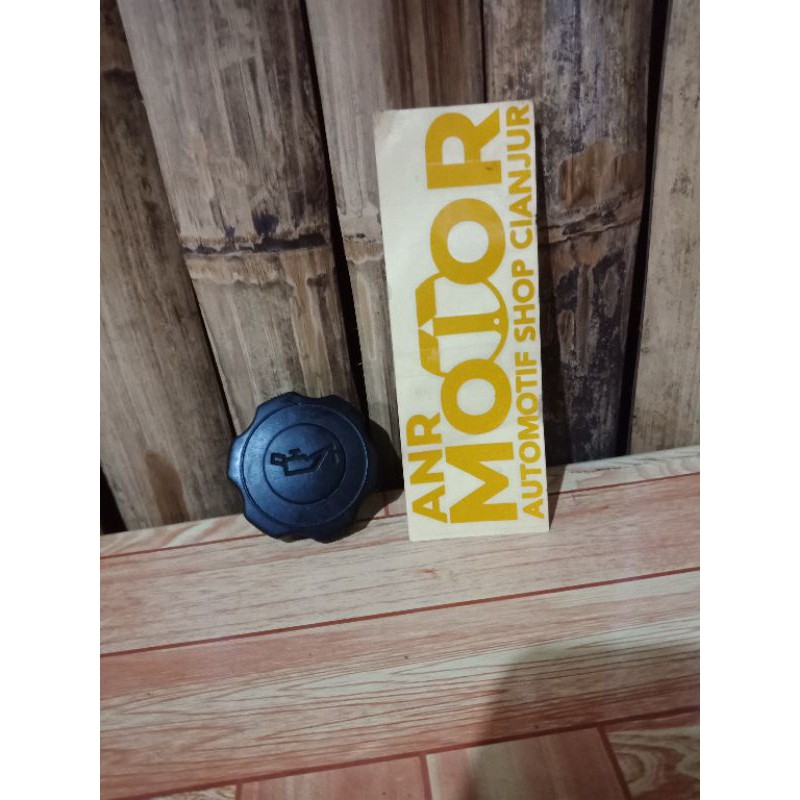 Tutup Oli Mesin Mobil Timor