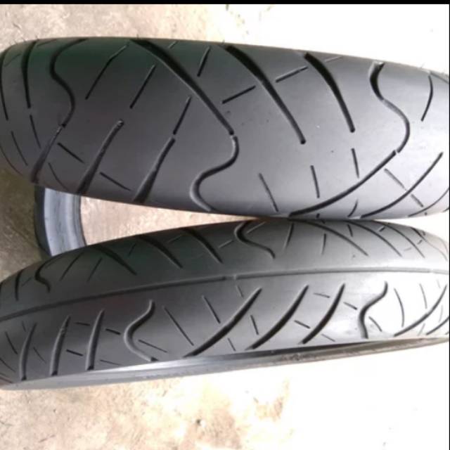 Ban sepasang 130 70 17  100 80 17