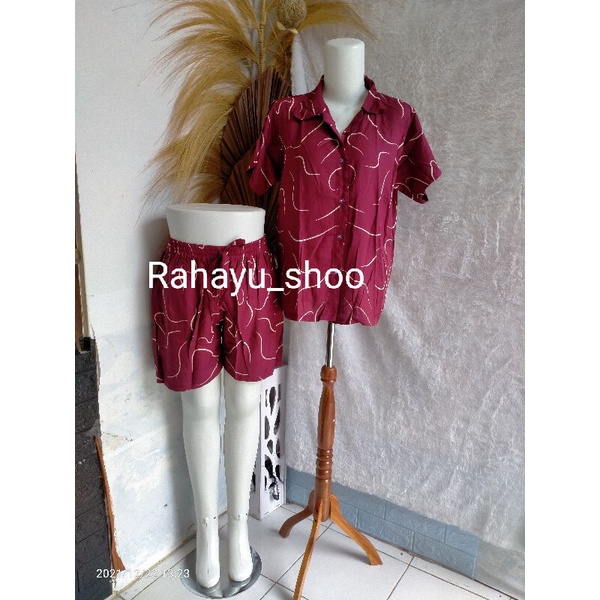 one set piyama motif cacing celana pendek