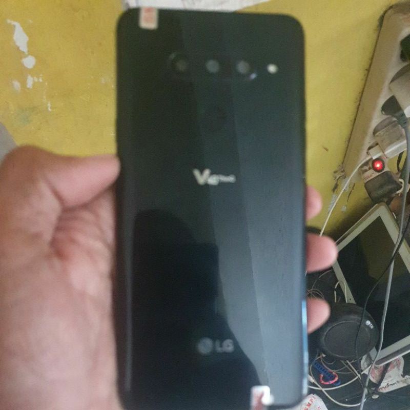 lg v40 think