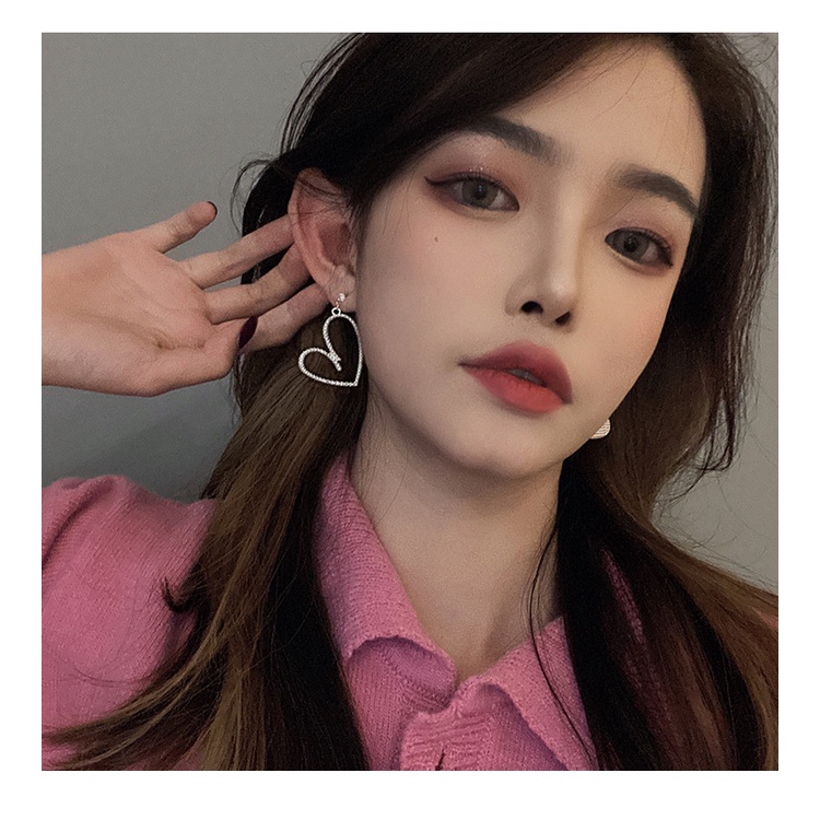 Jepang dan Korea manis hati mencintai stud anting-anting baru fashion asimetris earbud selebriti Int